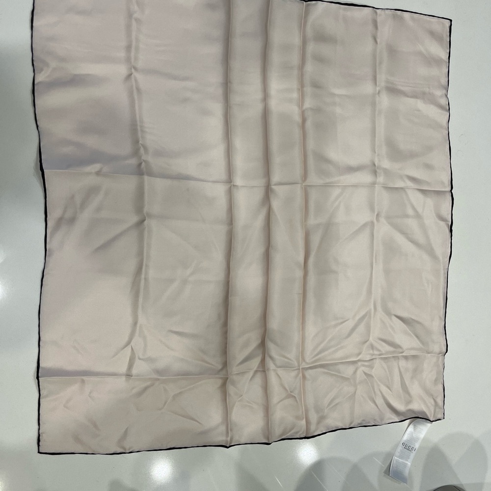 ORIGINAL GUCCI brand new silk bamboo scarf - Picture 3 of 3